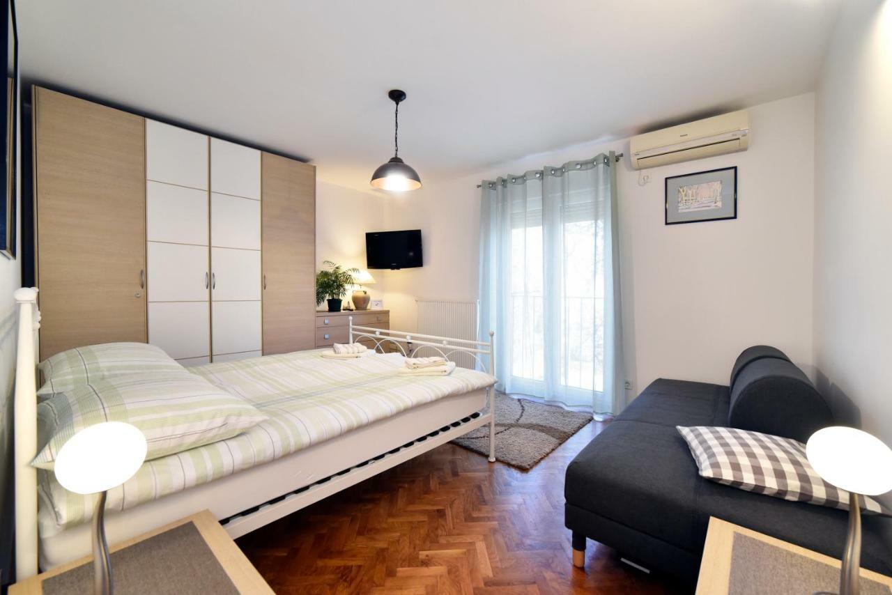 Nola Zagreb